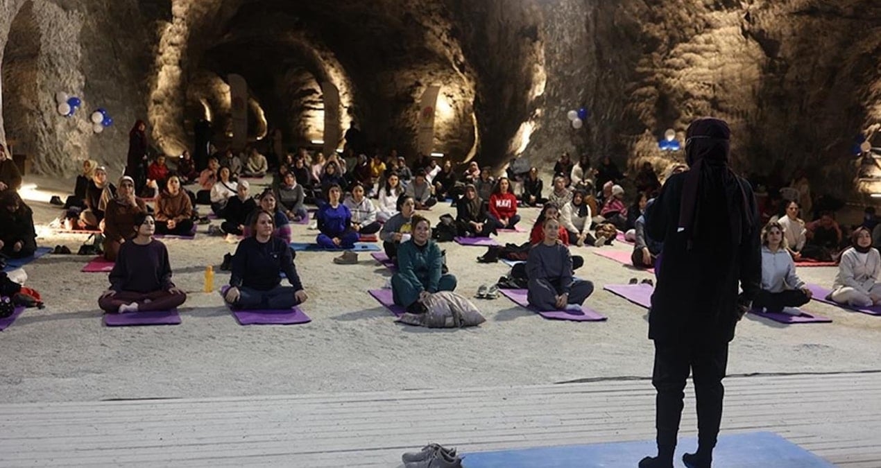 Çankırı’da Yoga sevdası! Hamile kadınlar yerin 150 metre altına indiler