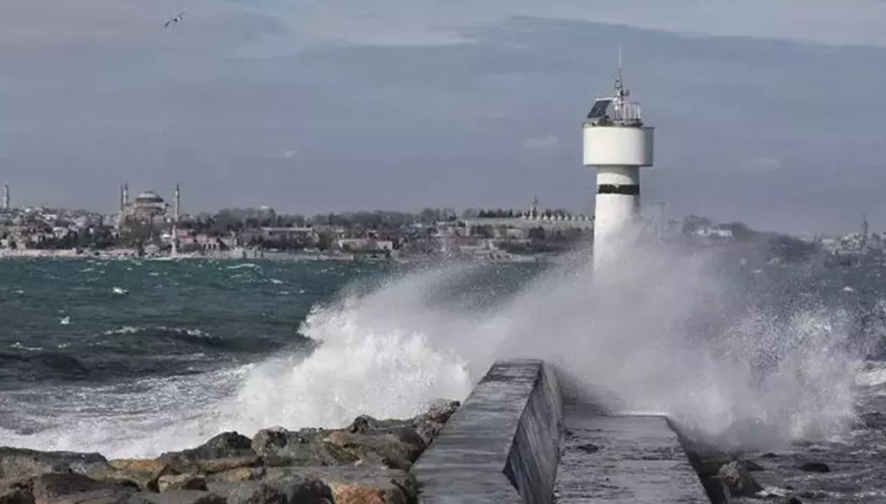 Marmara’da kuvvetli rüzgar, Doğu’da sağanak