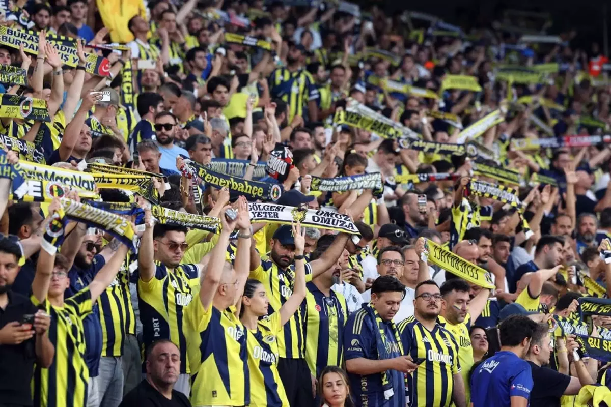 Fenerbahçe UEFA Kadrosunu Açıkladı