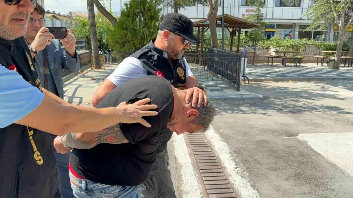 Hakaret Eden Şahıs Antalya’da Yakalandı