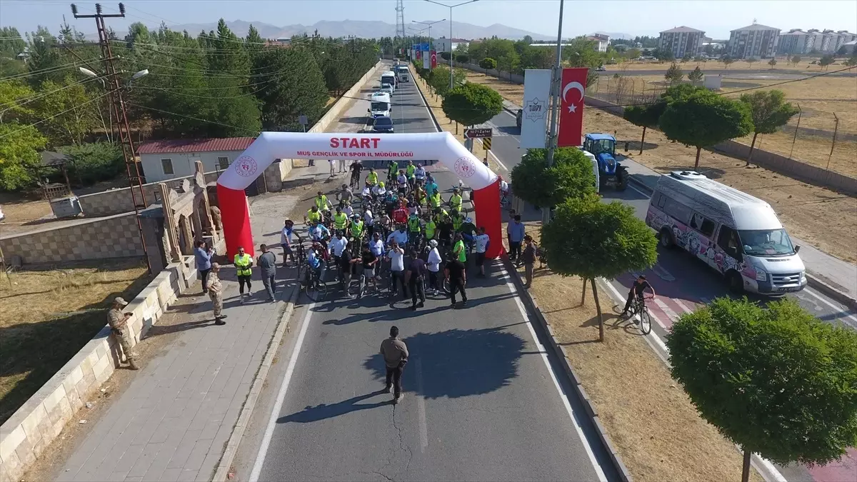 Malazgirt’ten Ahlat’a Bisiklet Turu