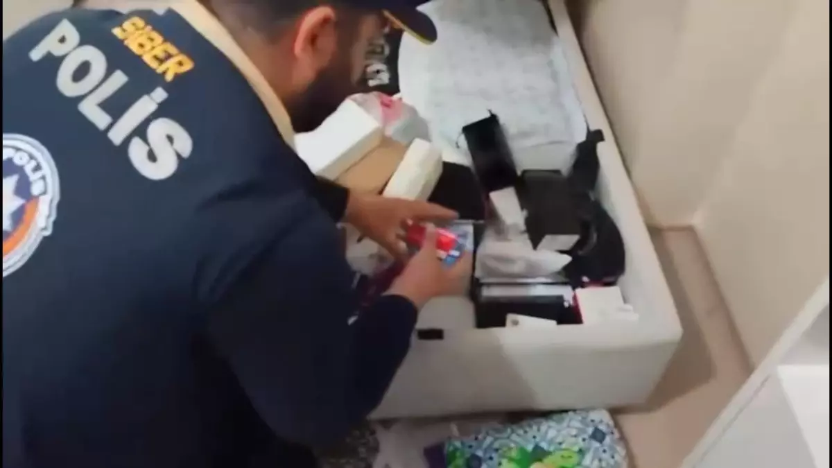 Siber Suçlarla Mücadele Operasyonu: 49 Tutuklama