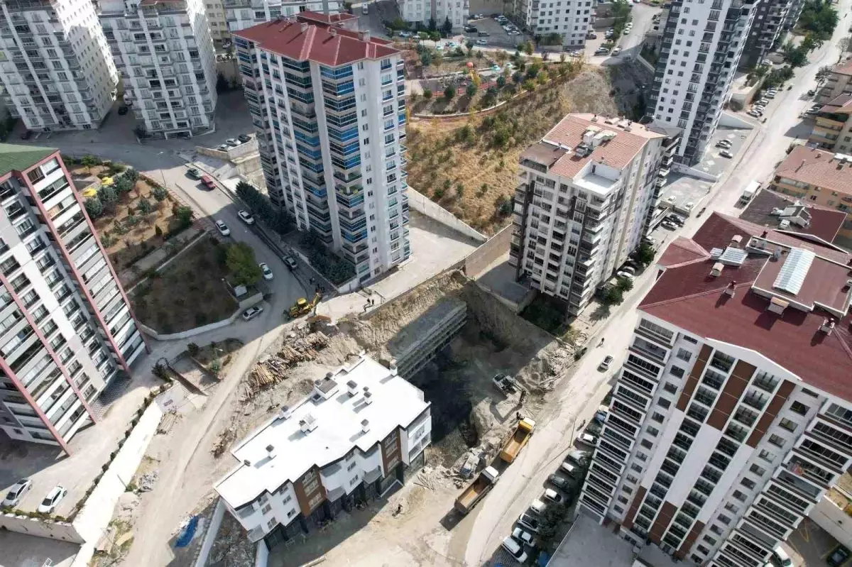 Ankara’da İnşaatta Toprak Kayması nedeniyle Bina Boşaltıldı