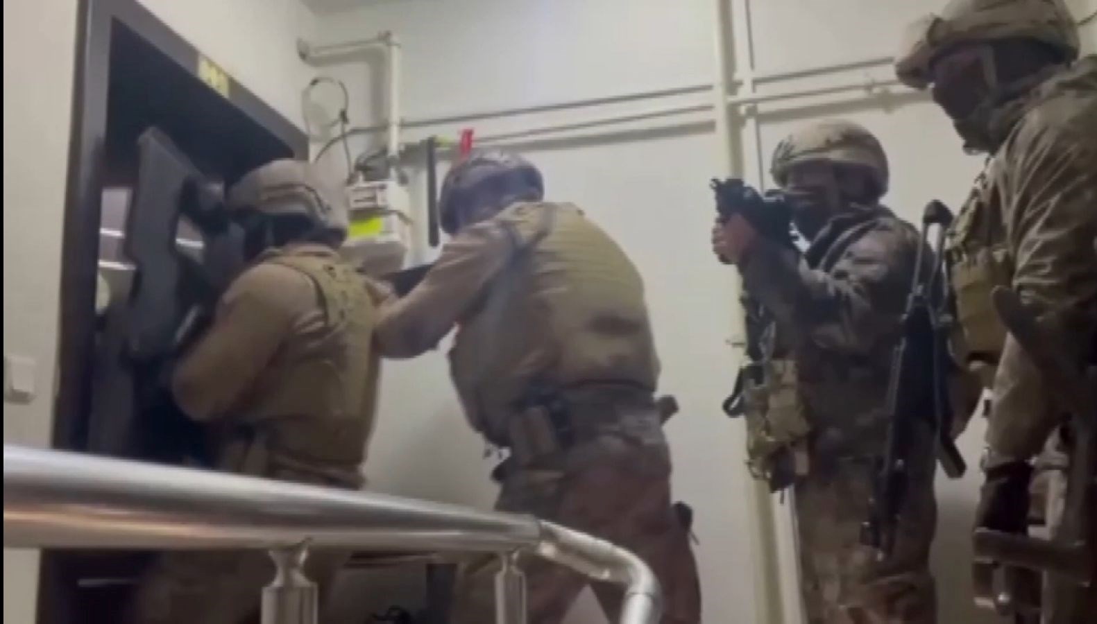 istanbulda yeni nesil suc cetelerine operasyon EdV2muxS.jpg