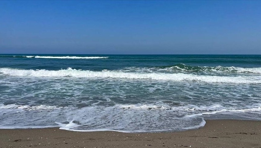 Karasu sahilinde erkek cesedi bulundu