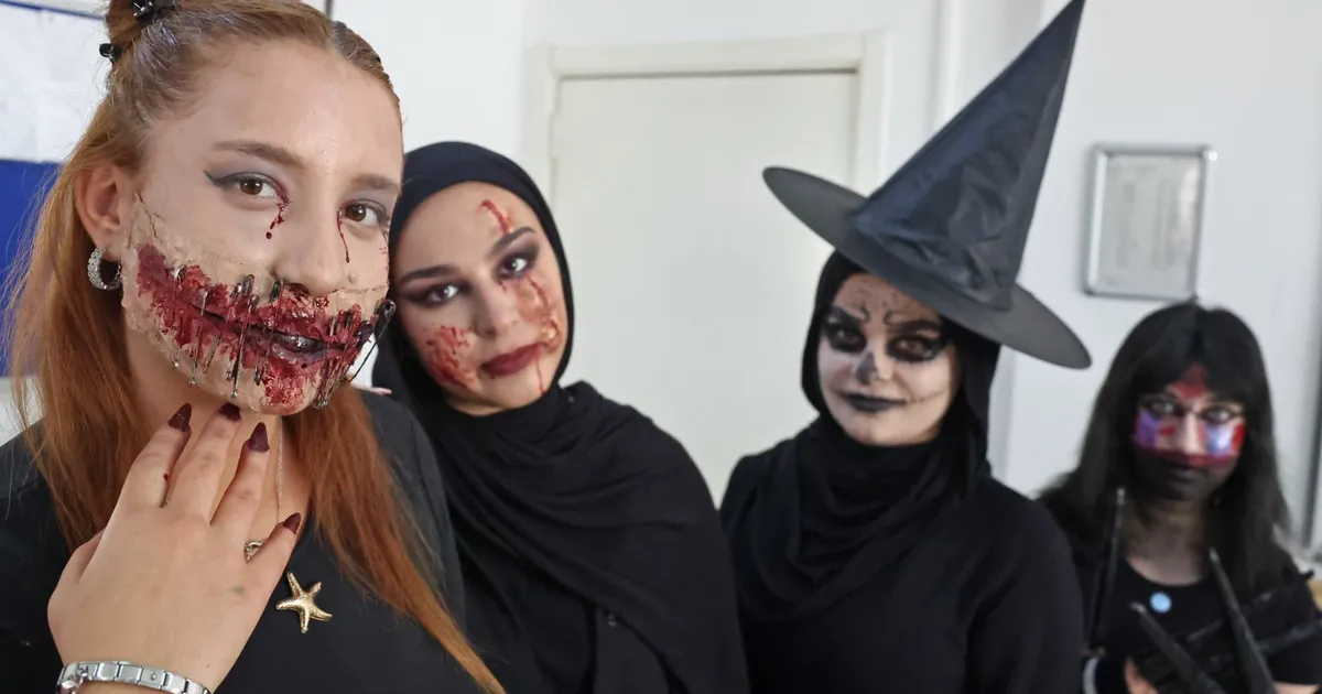 Antalya’da ATABEM kursiyerlerden korku filmi makyajı