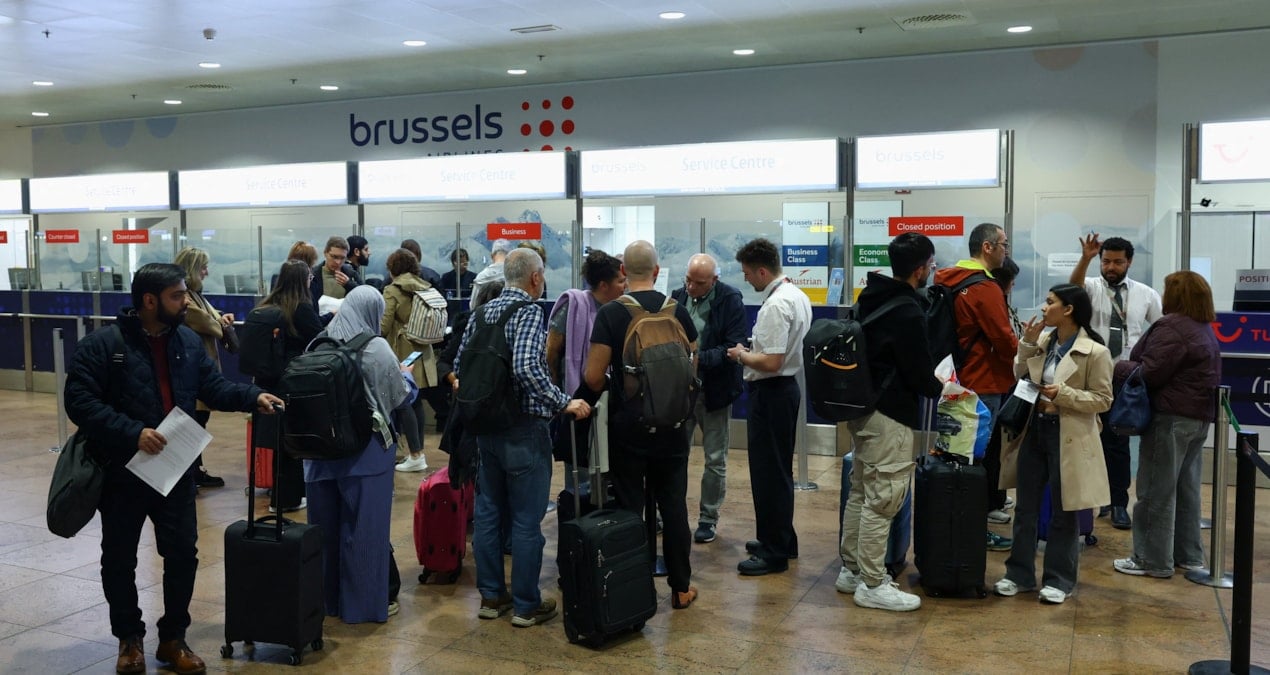 kimligi belirsiz iha hava limanini kapattirdi jNKwN5Y9.jpg