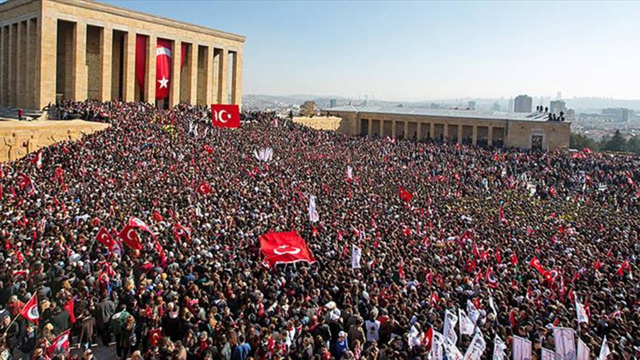 Kutupyıldızı yolumuzu aydınlatıyor: Ata’mıza koşacağız!