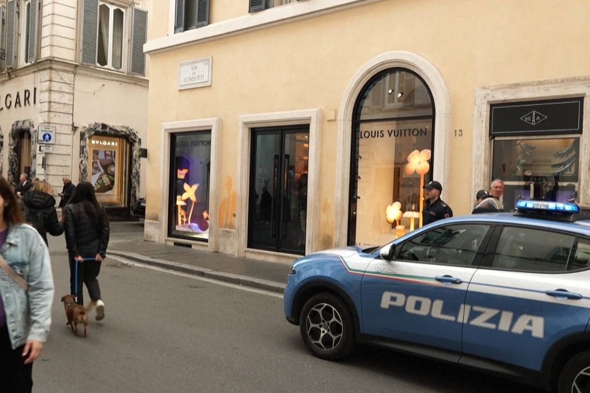 Louis Vuitton’ın İtalya’nın başkenti Roma’daki mağazası soyuldu