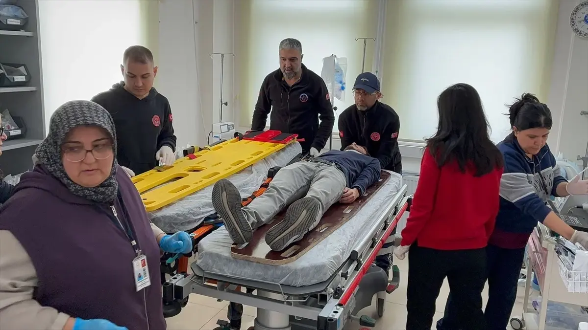 Savaştepe Devlet Hastanesi’nde Deprem Tatbikatı Gerçekleştirildi