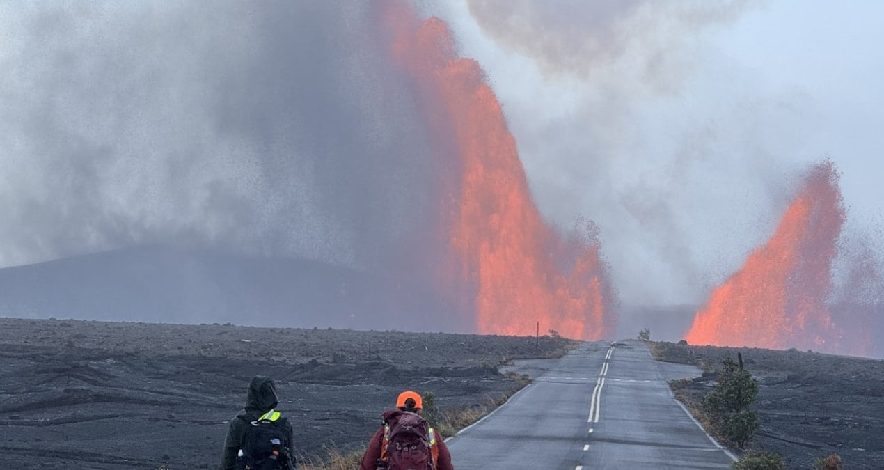 Sismik hareket iyice arttı: Depremlerin ardından lavlar akmaya başladı