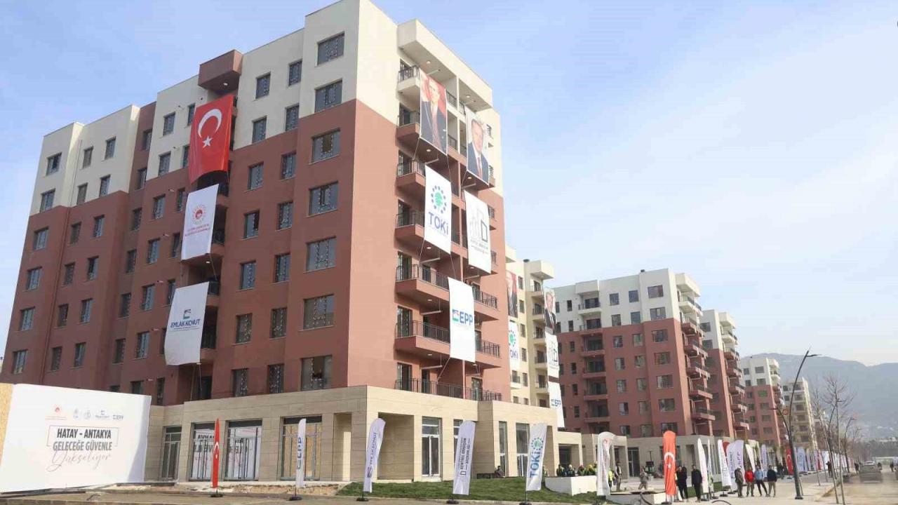 Deprem bölgesinin en küçük hak sahibi yeni yuvasına kavuştu