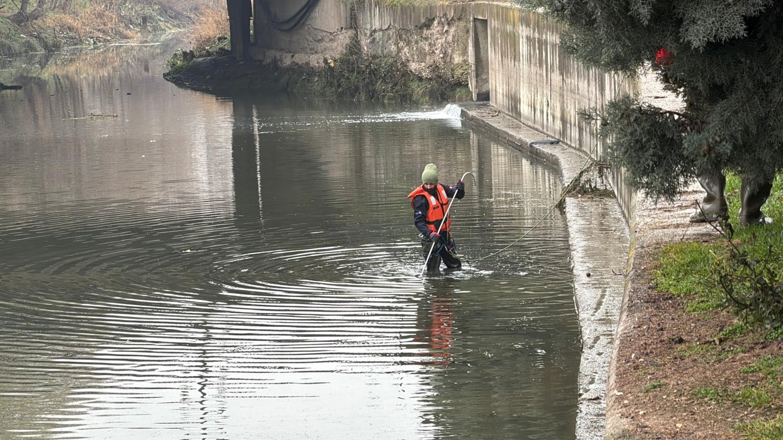 Kayıp öğretmen Porsuk Çayı’nda aranıyor