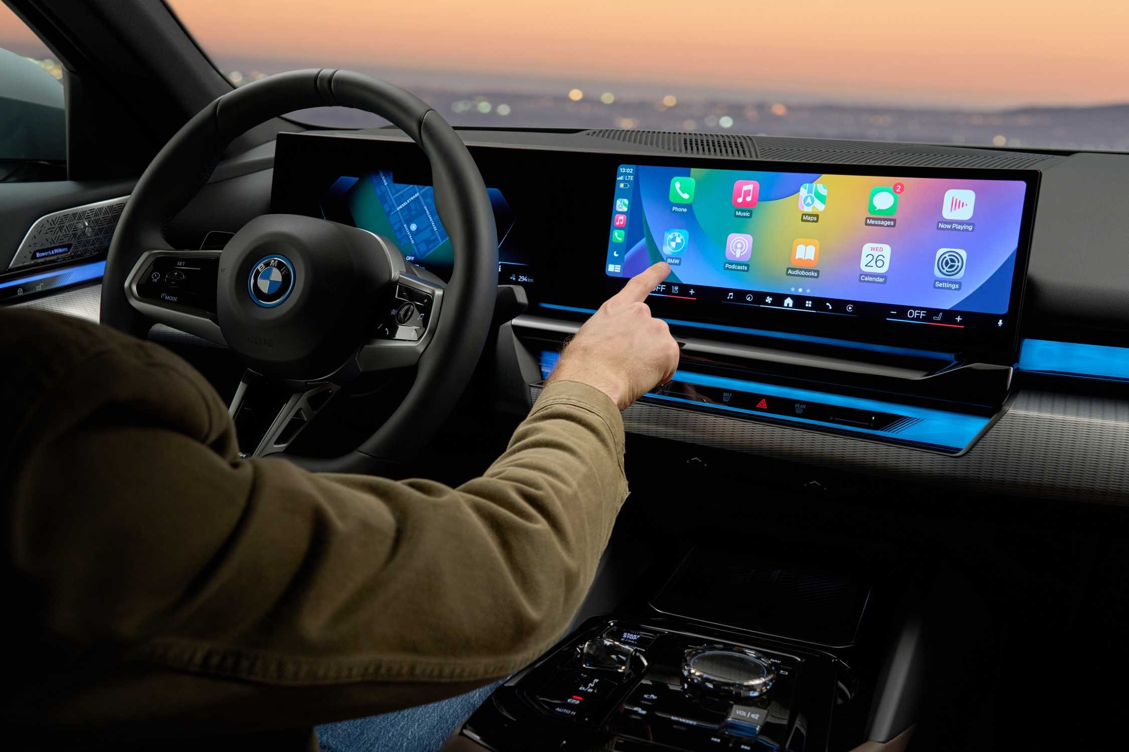 Apple, CarPlay’de yapay zekâ desteğini genişletiyor
