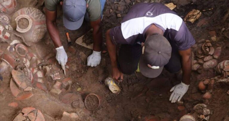 hic-bilinmeyen-bir-uygarliga-ait-ici-altin-dolu-mezarlik-bulundu-jGsuDmj2