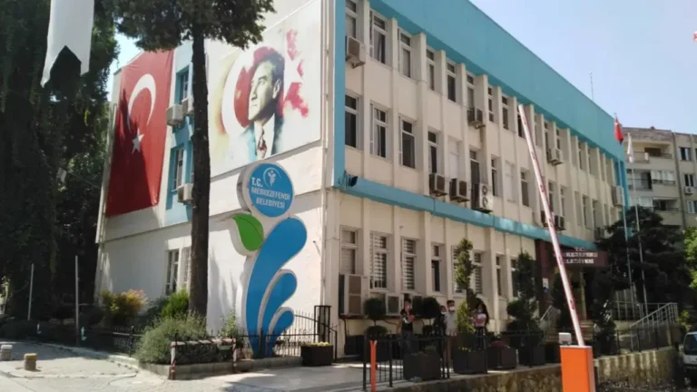 son-dakika-denizli-merkezefendi-belediyesine-operasyon-baskan-yardimcisi-dahil-5-kisi-gozaltina-alindi-bPrV81Bz